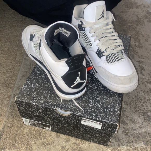 🌟EUC AIR JORDAN 4 Retro Military Black - Picture 2 of 9